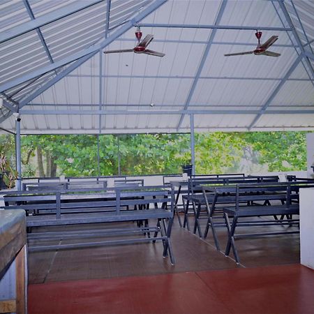 Nirupama,Hotel Aluva 700 Mtr From Aluva Railway Station Alwaye Exteriér fotografie