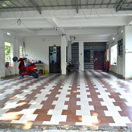 Nirupama,Hotel Aluva 700 Mtr From Aluva Railway Station Alwaye Exteriér fotografie