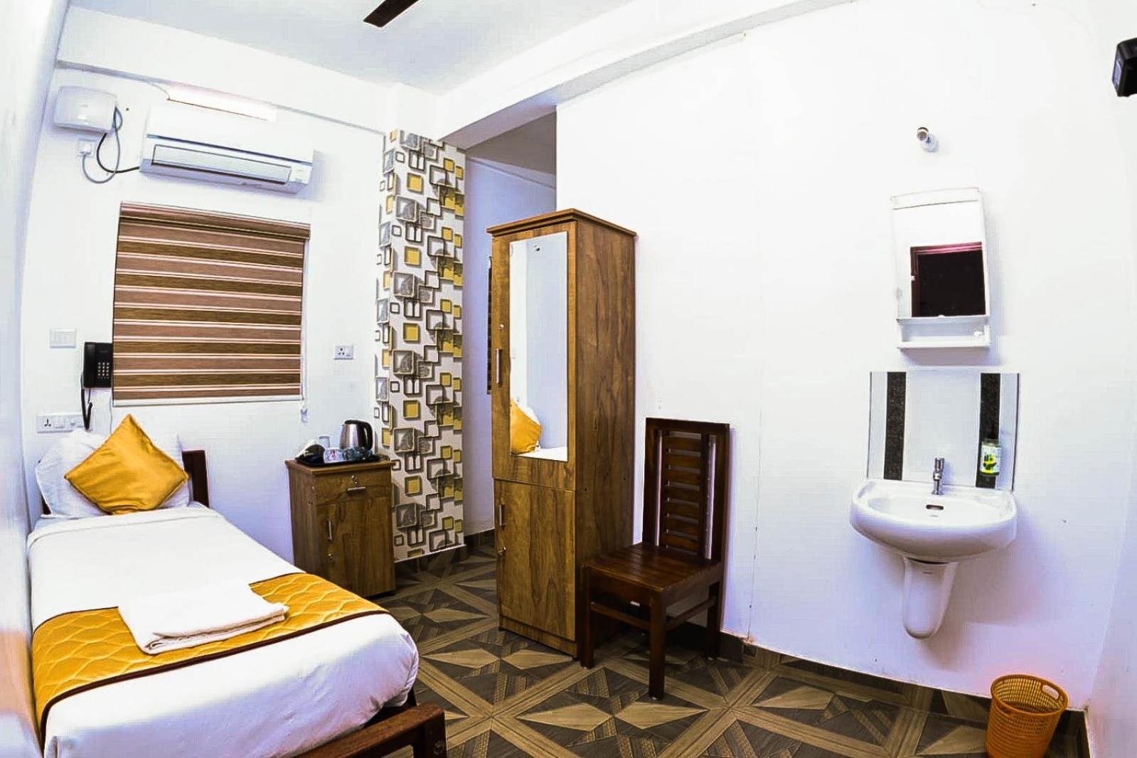 Nirupama,Hotel Aluva 700 Mtr From Aluva Railway Station Alwaye Exteriér fotografie