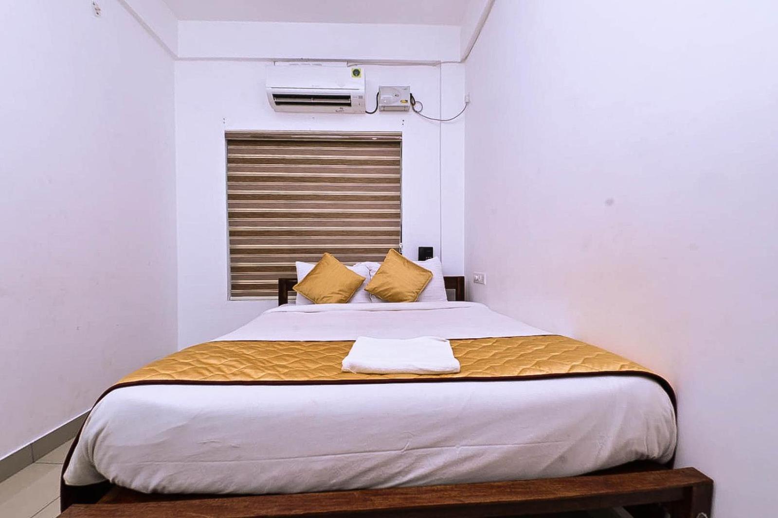 Nirupama,Hotel Aluva 700 Mtr From Aluva Railway Station Alwaye Exteriér fotografie