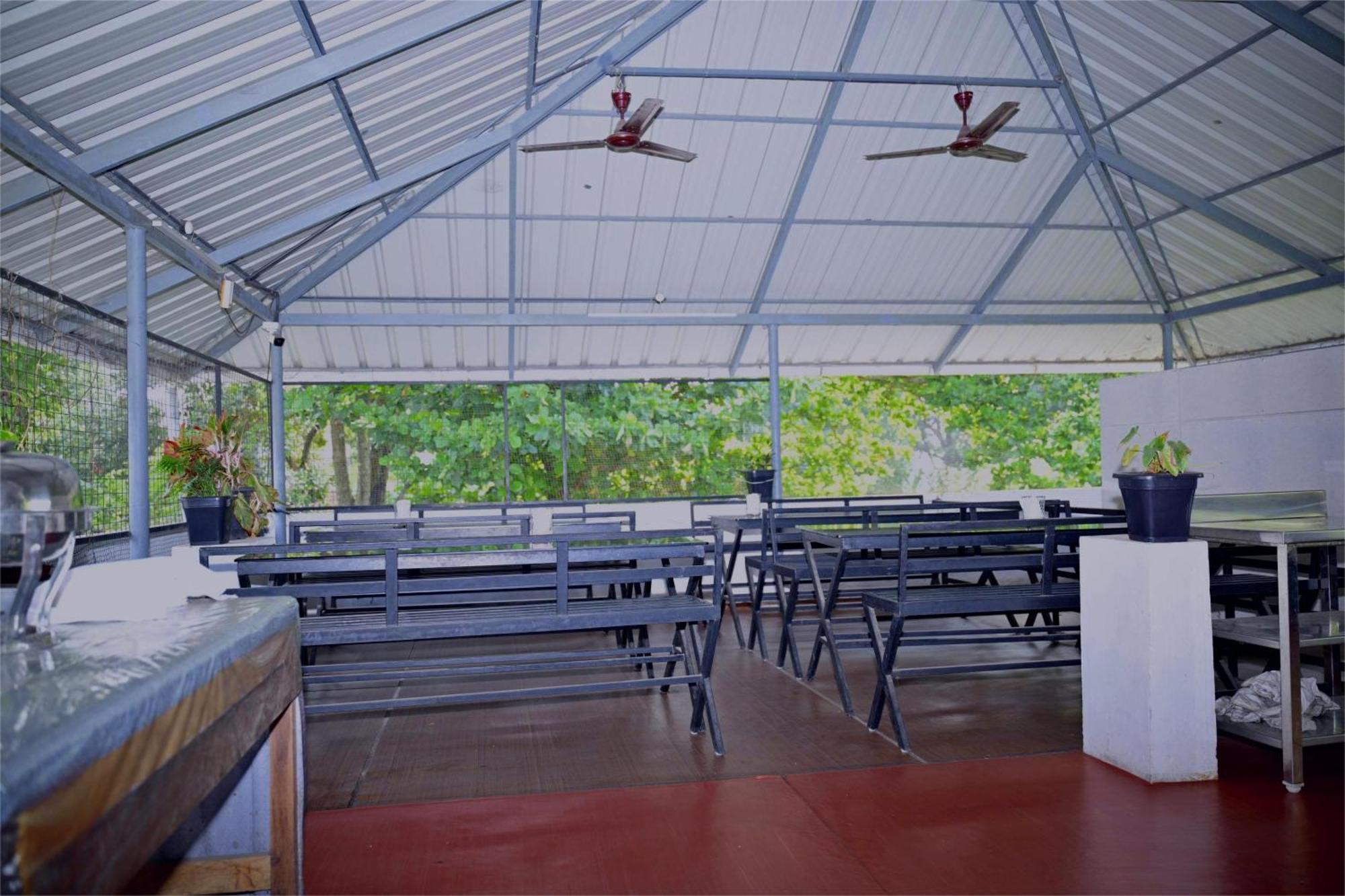 Nirupama,Hotel Aluva 700 Mtr From Aluva Railway Station Alwaye Exteriér fotografie
