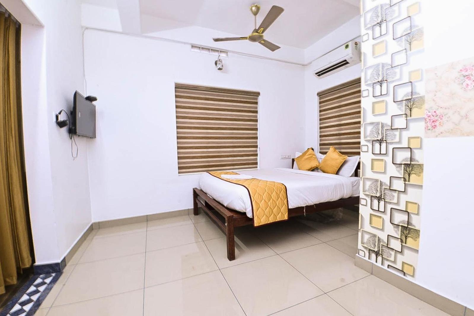 Nirupama,Hotel Aluva 700 Mtr From Aluva Railway Station Alwaye Exteriér fotografie